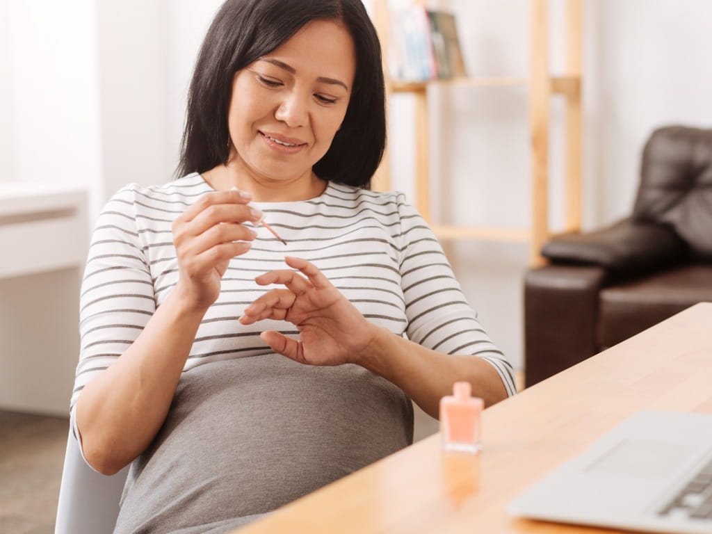 Using Acrylic Nails during Pregnancy Side Effects  Precautions