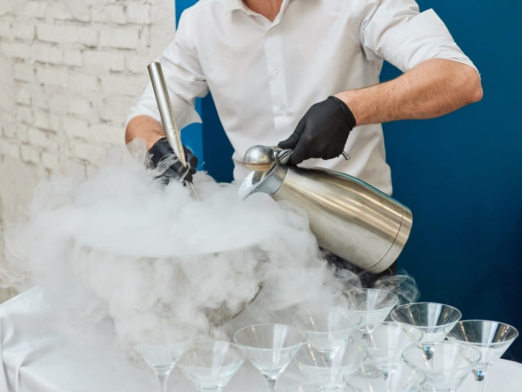 liquid nitrogen making ice cream