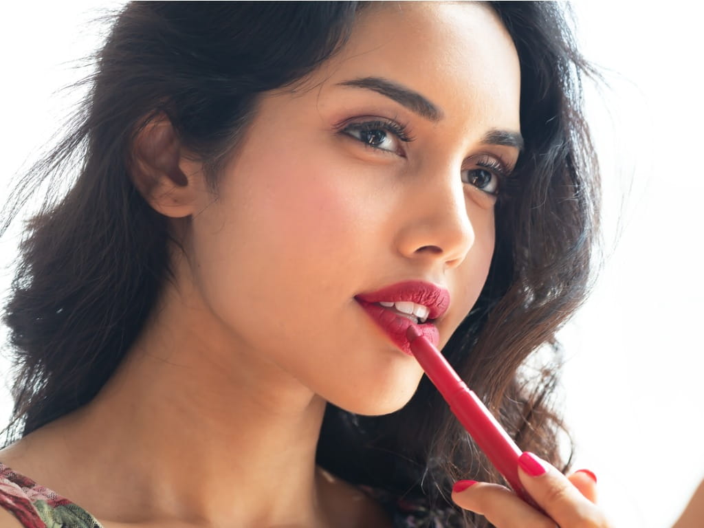 schermutseling Voorlopige Prominent What You Need to Know about Lip Products | Poison Control