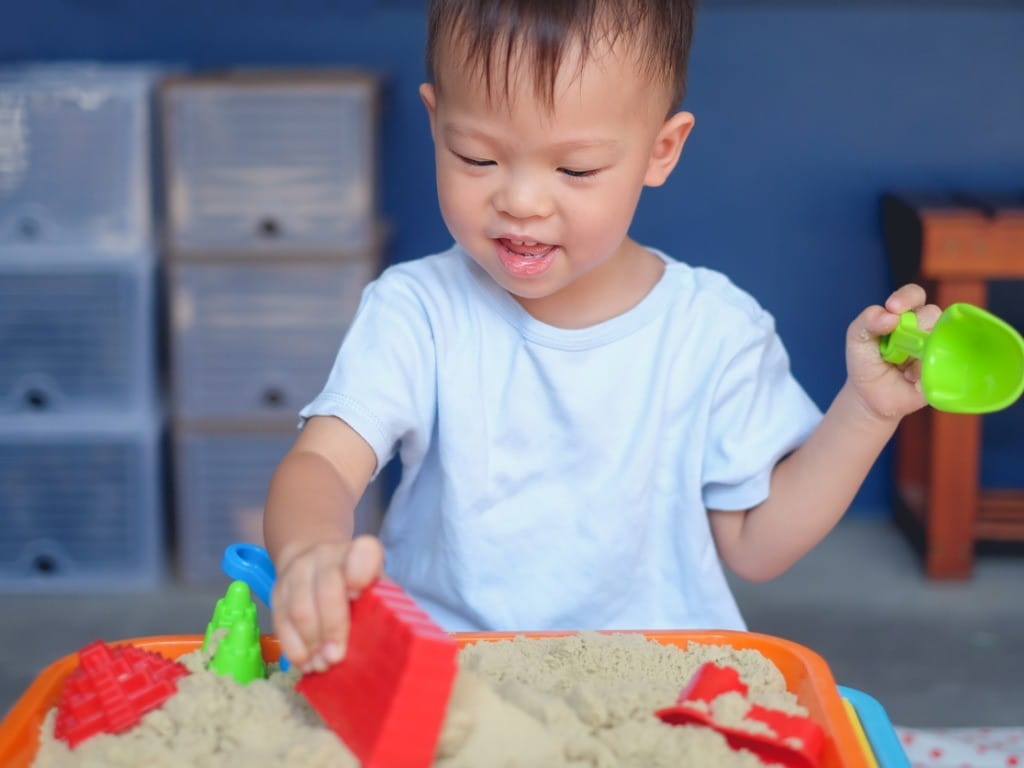 Blue Kinetic Sand Playset - Spinmaster – The Red Balloon Toy Store